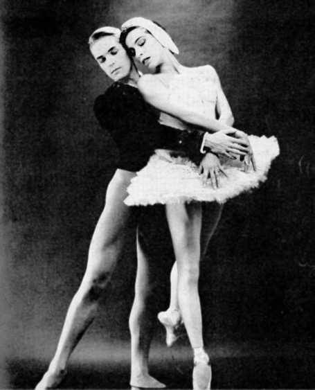 Maria Tallchief and Eric Bruhn, 1961. (Public Domain: see <https://en.wikipedia.org/wiki/Maria_Tallchief#/media/File:Maria_Tallchief_and_Erik_Bruhn_1961.png>)